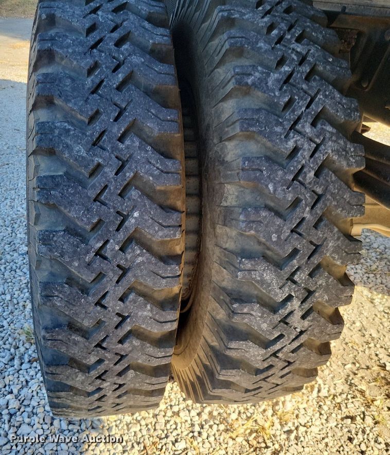 image for item MI9792 1990 Chevrolet Kodiak  dump flatbed truck