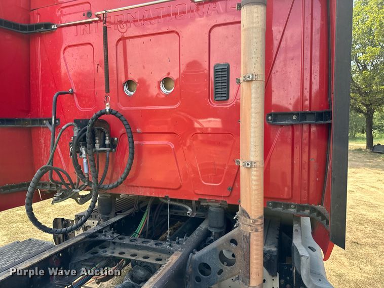 image for item ML9106 2013 International ProStar  semi truck