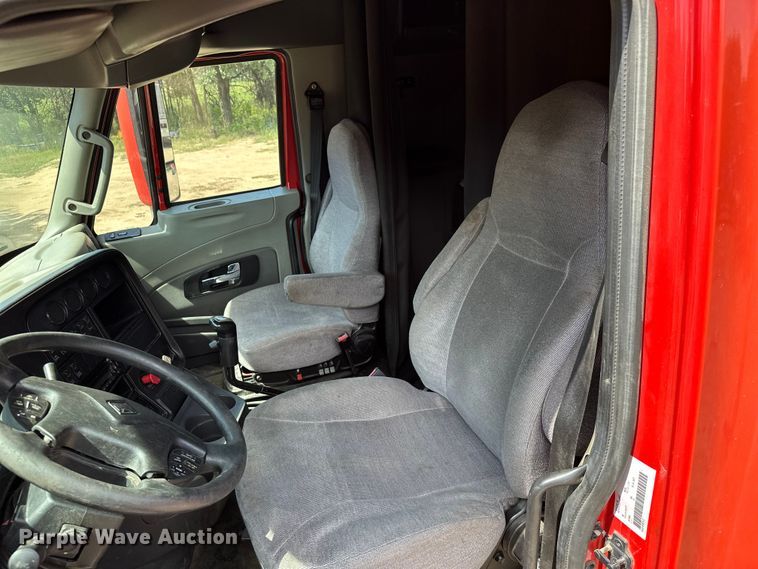 image for item ML9106 2013 International ProStar  semi truck