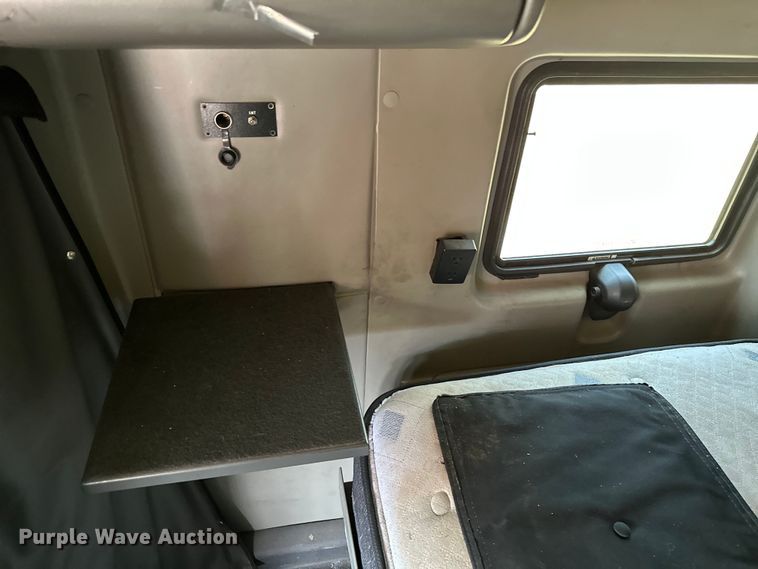 image for item ML9106 2013 International ProStar  semi truck