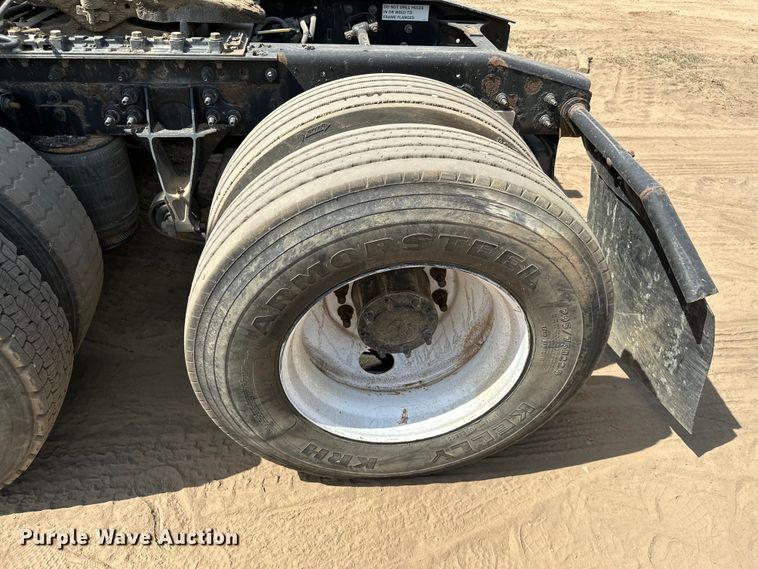 image for item ML9106 2013 International ProStar  semi truck