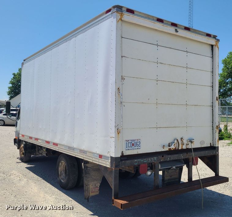 image for item MO9885 1998 Mitsubishi Fuso FE  box truck