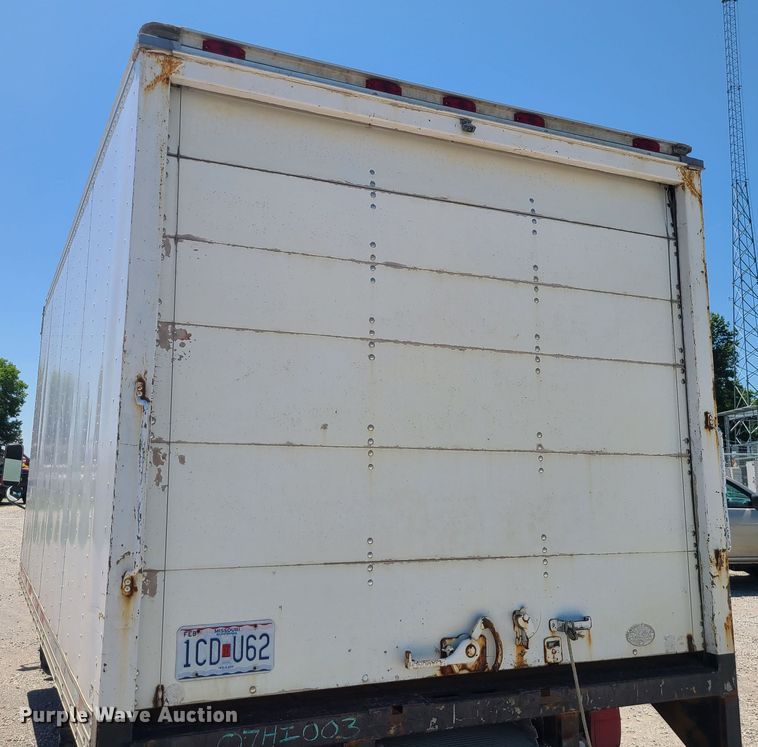 image for item MO9885 1998 Mitsubishi Fuso FE  box truck