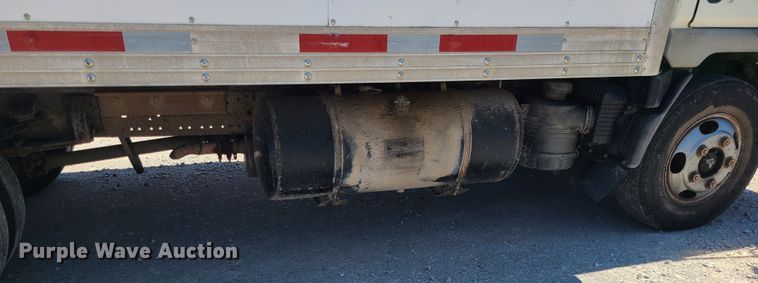 image for item MO9885 1998 Mitsubishi Fuso FE  box truck