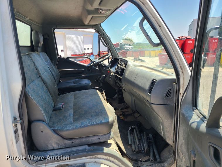 image for item MO9885 1998 Mitsubishi Fuso FE  box truck