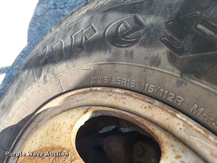 image for item MO9885 1998 Mitsubishi Fuso FE  box truck