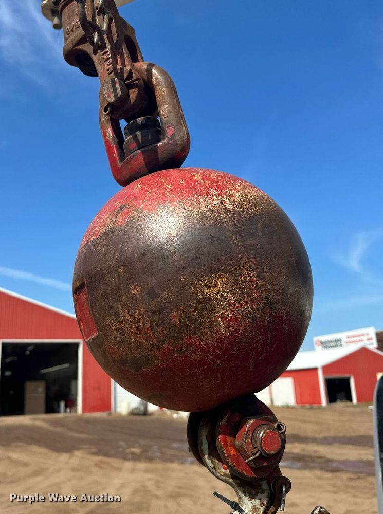 image for item MQ9442 2005 Sterling  crane truck