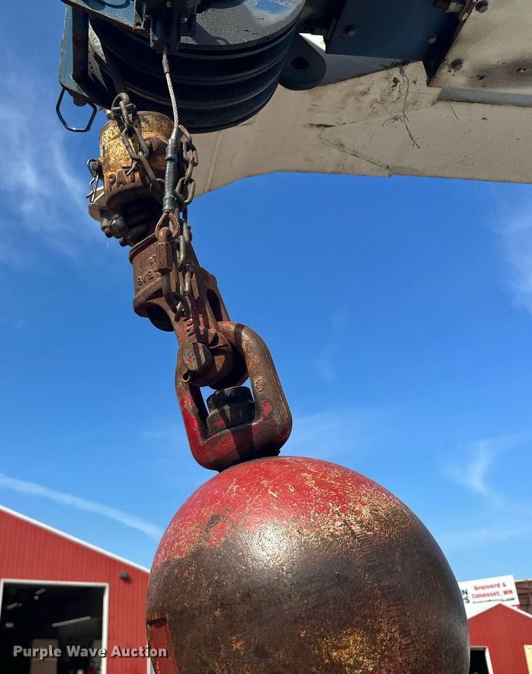 image for item MQ9442 2005 Sterling  crane truck