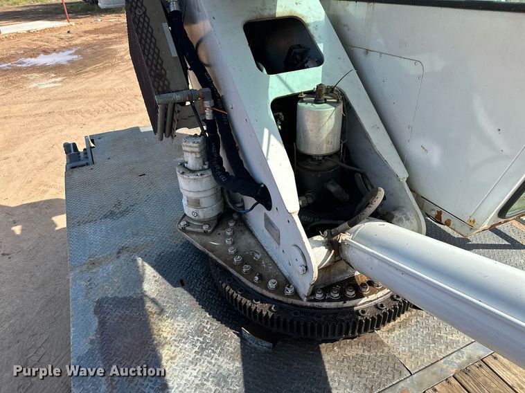 image for item MQ9442 2005 Sterling  crane truck