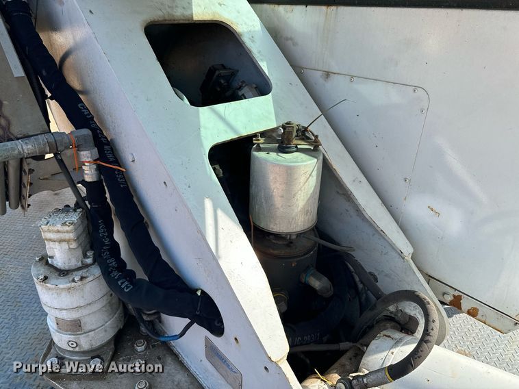 image for item MQ9442 2005 Sterling  crane truck