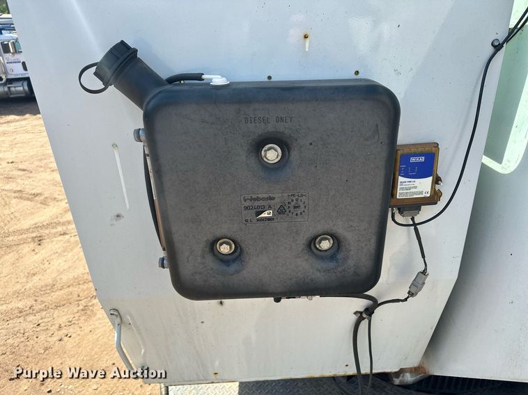 image for item MQ9442 2005 Sterling  crane truck