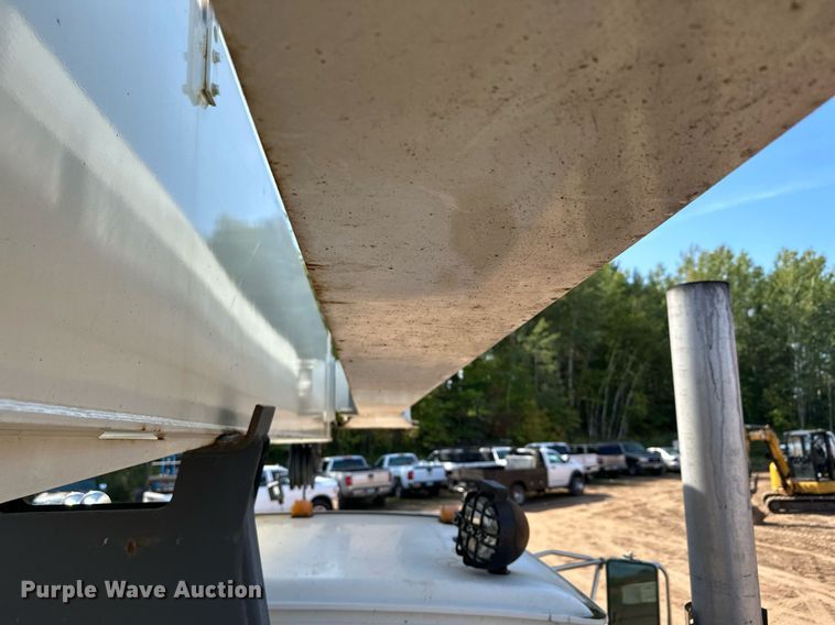 image for item MQ9442 2005 Sterling  crane truck