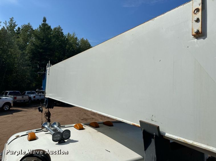 image for item MQ9442 2005 Sterling  crane truck