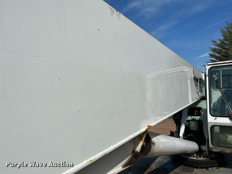 image for item MQ9442 2005 Sterling  crane truck