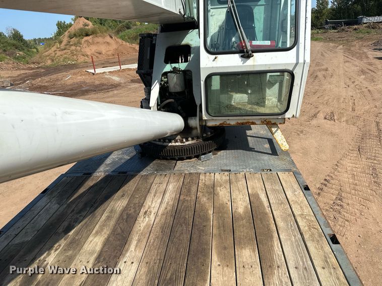 image for item MQ9442 2005 Sterling  crane truck