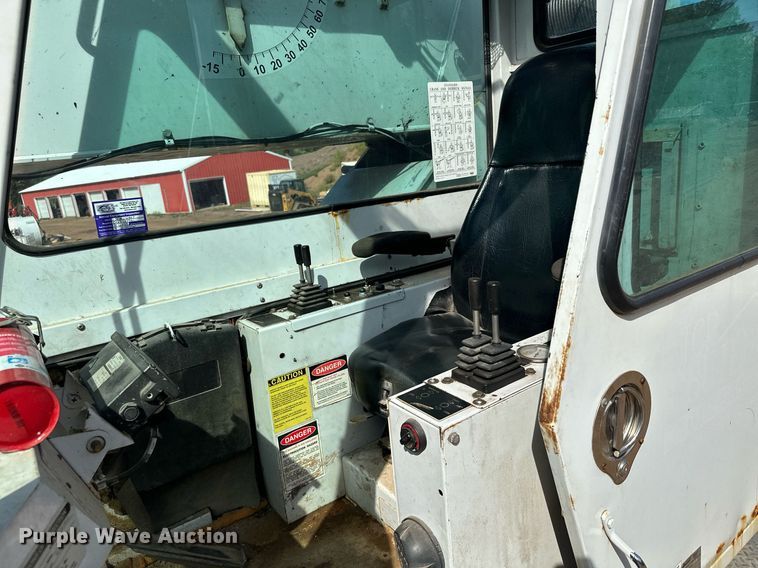 image for item MQ9442 2005 Sterling  crane truck