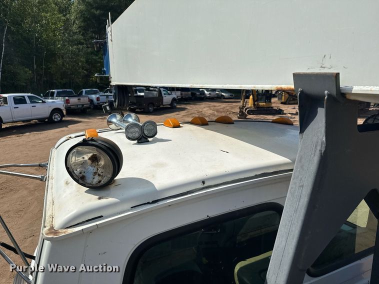 image for item MQ9442 2005 Sterling  crane truck