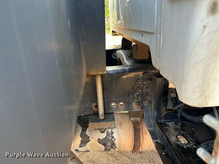 image for item MQ9442 2005 Sterling  crane truck