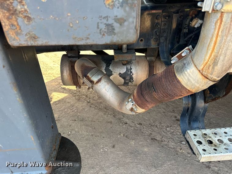 image for item MQ9442 2005 Sterling  crane truck