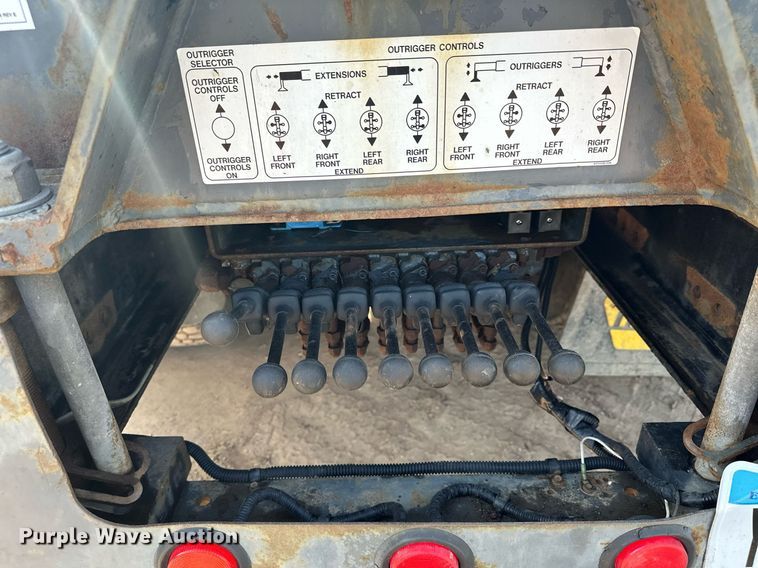 image for item MQ9442 2005 Sterling  crane truck