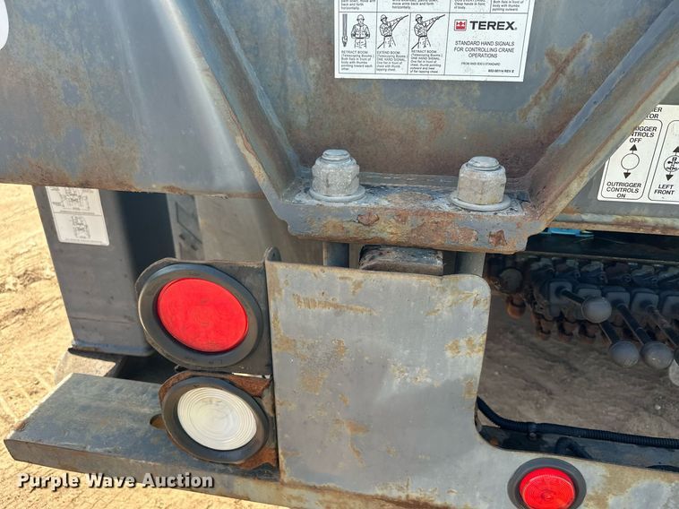 image for item MQ9442 2005 Sterling  crane truck