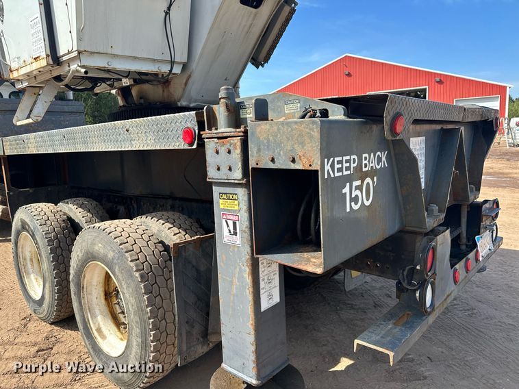 image for item MQ9442 2005 Sterling  crane truck