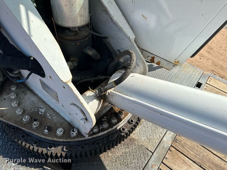 image for item MQ9442 2005 Sterling  crane truck