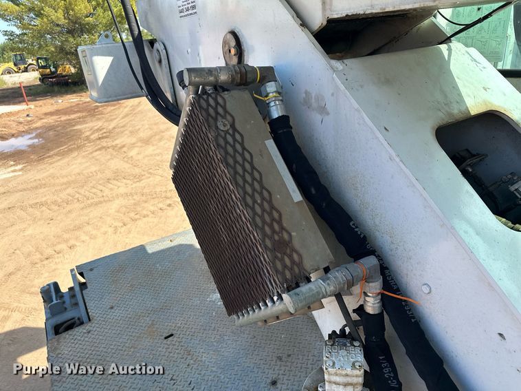 image for item MQ9442 2005 Sterling  crane truck