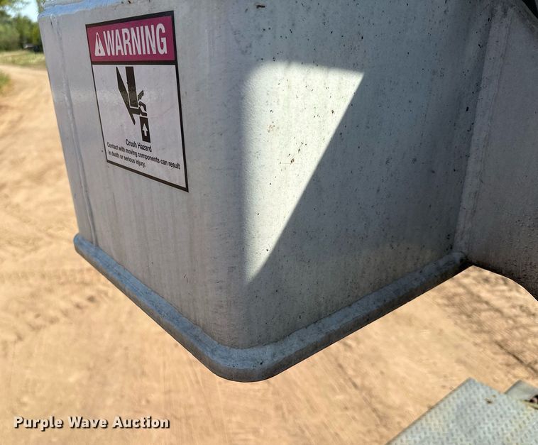 image for item MQ9442 2005 Sterling  crane truck