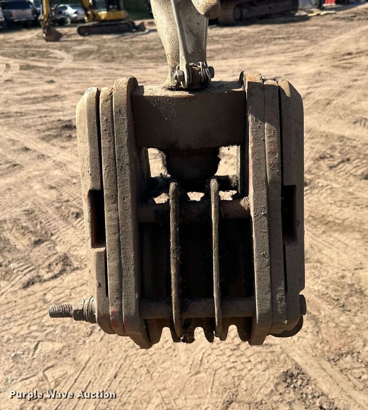 image for item MQ9442 2005 Sterling  crane truck