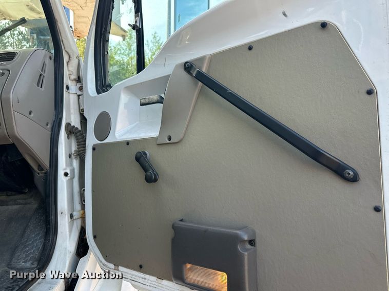 image for item MQ9442 2005 Sterling  crane truck