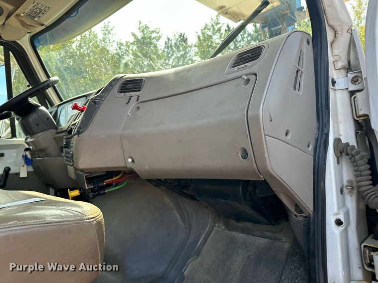 image for item MQ9442 2005 Sterling  crane truck