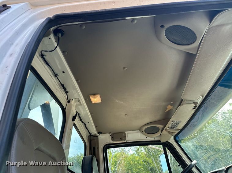 image for item MQ9442 2005 Sterling  crane truck