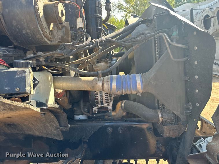 image for item MQ9442 2005 Sterling  crane truck