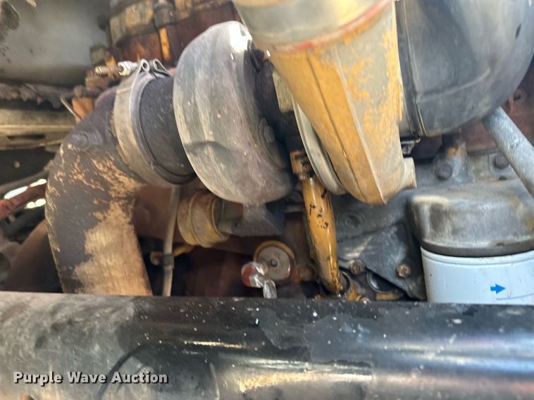 image for item MQ9442 2005 Sterling  crane truck