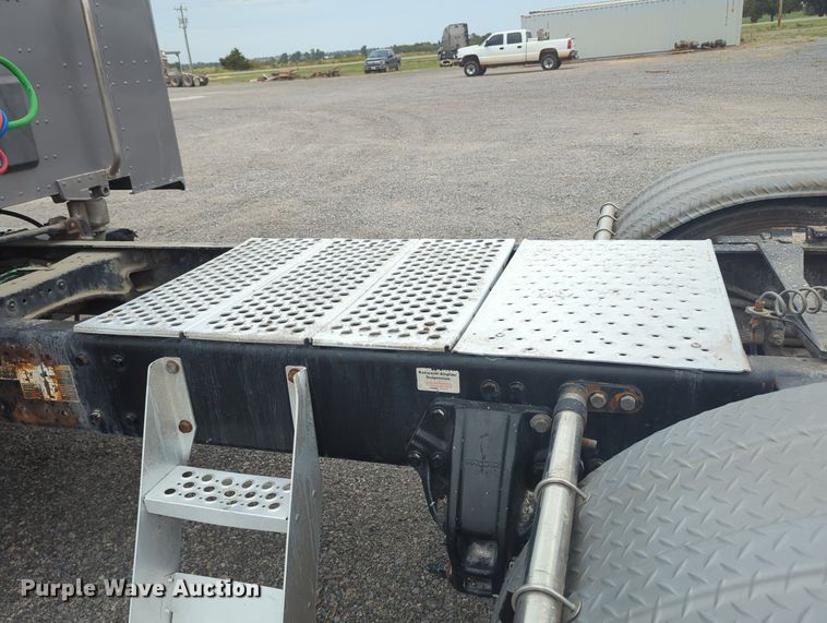 image for item MX9444 2015 Kenworth T880  semi truck