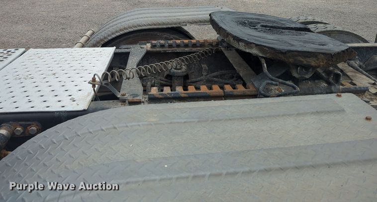 image for item MX9444 2015 Kenworth T880  semi truck