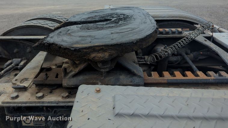 image for item MX9444 2015 Kenworth T880  semi truck