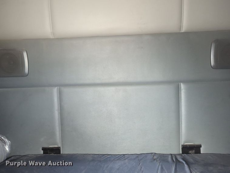 image for item MX9444 2015 Kenworth T880  semi truck