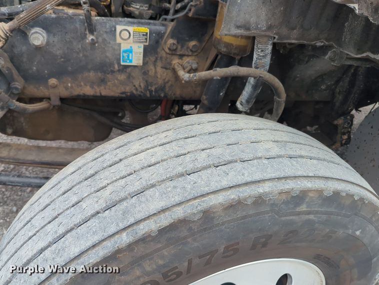 image for item MX9444 2015 Kenworth T880  semi truck