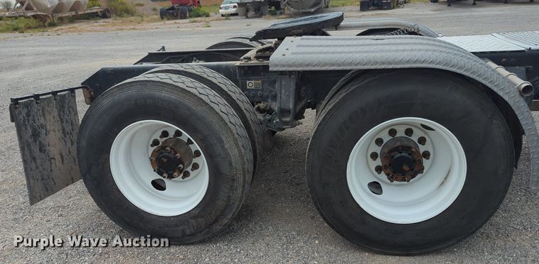 image for item MX9444 2015 Kenworth T880  semi truck