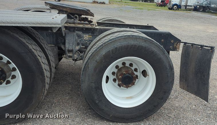 image for item MX9444 2015 Kenworth T880  semi truck