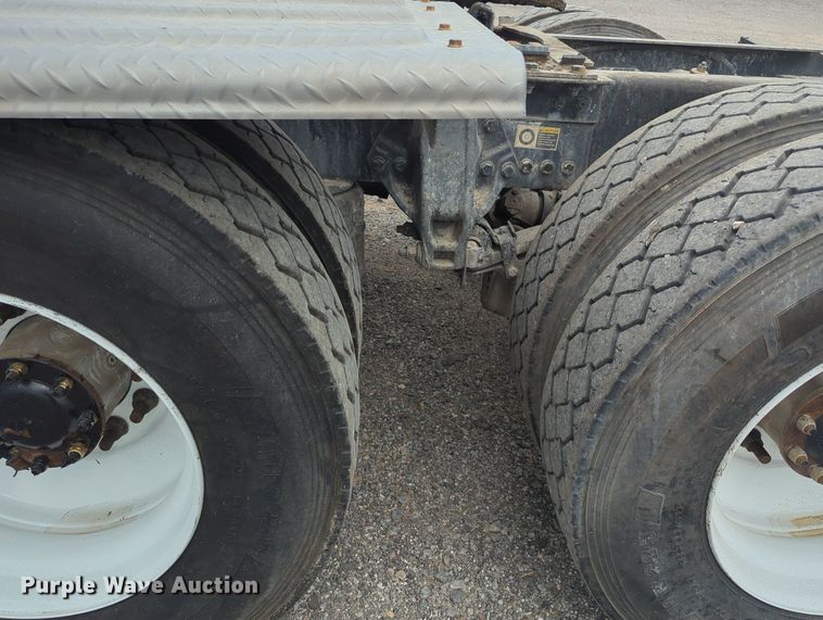 image for item MX9444 2015 Kenworth T880  semi truck