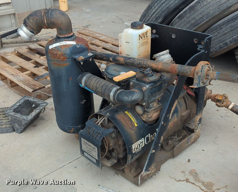 image for item MX9446 Challenger 607  vacuum pump