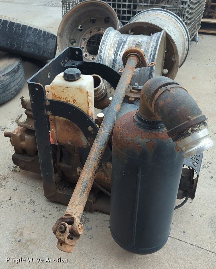 image for item MX9446 Challenger 607  vacuum pump