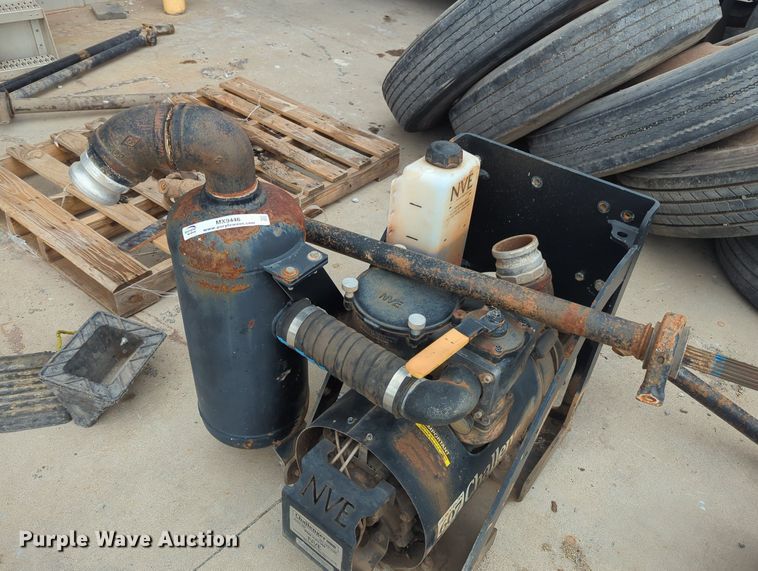 image for item MX9446 Challenger 607  vacuum pump