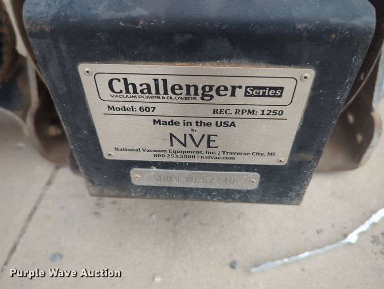 image for item MX9446 Challenger 607  vacuum pump