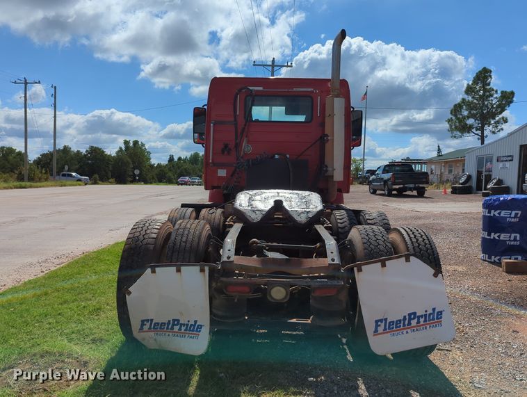 image for item MX9456 2007 Volvo VNM  semi truck