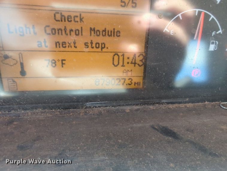 image for item MX9456 2007 Volvo VNM  semi truck