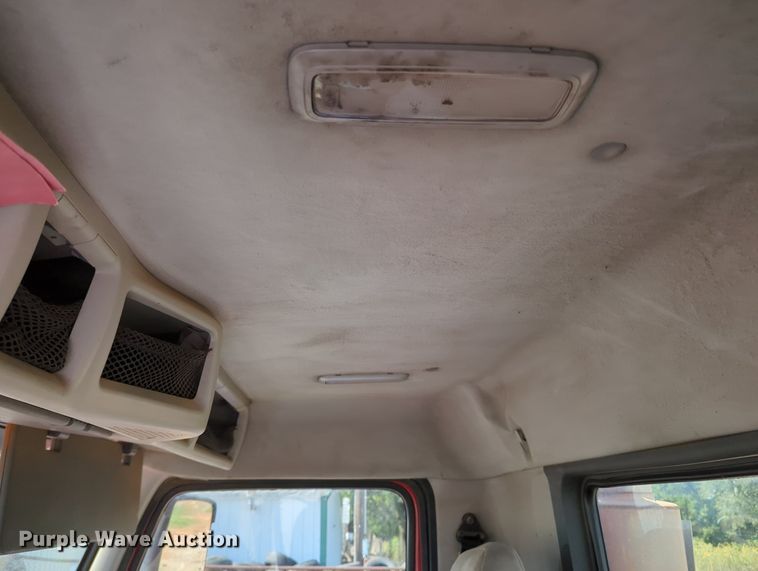 image for item MX9456 2007 Volvo VNM  semi truck